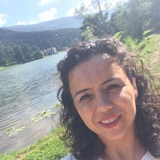 Fzt. Esra Cömert