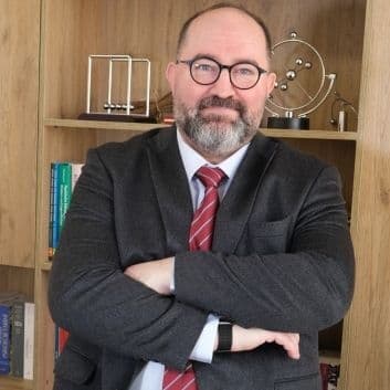 Uzm. Dr. Cüneyt Muammer Özcan